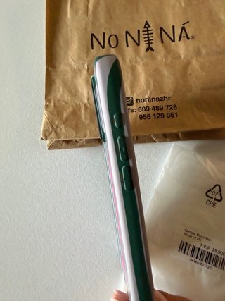 Funda iPhone 15 Pro Nonina Verde Rayas