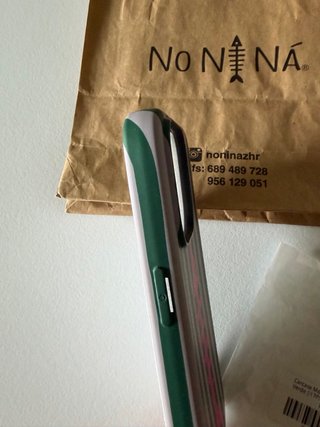 Funda iPhone 15 Pro Nonina Verde Rayas