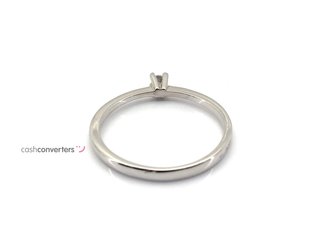 anillo oro 18k con piedra con diamante