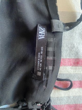 Top Zara negro tirantes vuelo