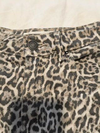 Pantalón corto estampado animal print