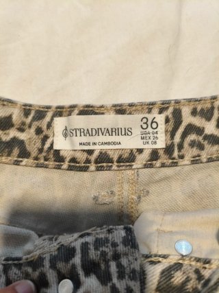 Pantalón corto estampado animal print
