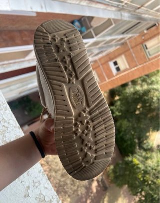 Zapatos casuales HEY DUDE beige