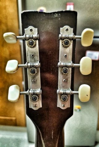 Guitarra Yamaha FG-75 Red Label