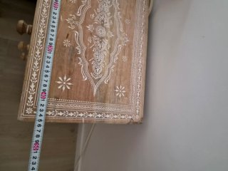 2 mesitas y Cómoda de madera con 9 cajones