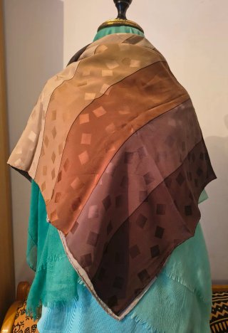 PAÑUELO,FULAR SEDA PERTEGAZ.VINTAGE.