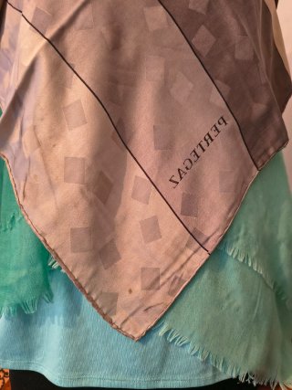 PAÑUELO,FULAR SEDA PERTEGAZ.VINTAGE.
