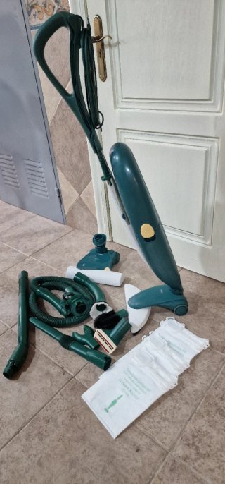 Aspiradora Vorwerk VK136 con Accesorios