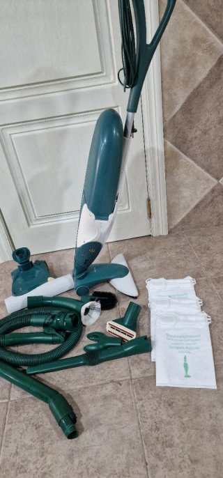 Aspiradora Vorwerk VK136 con Accesorios