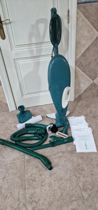 Aspiradora Vorwerk VK136 con Accesorios