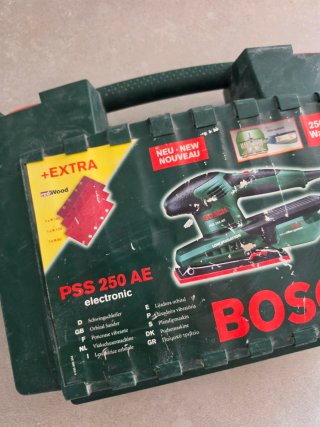 Lijadora Bosch PSS 250 AE 250W + Maletín