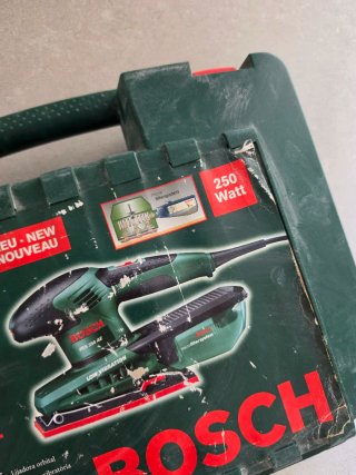 Lijadora Bosch PSS 250 AE 250W + Maletín