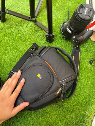 Cámara Nikon Reflex con Funda y Trípode
