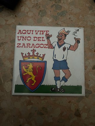 Baldosa Real Zaragoza Aquí Vive Uno