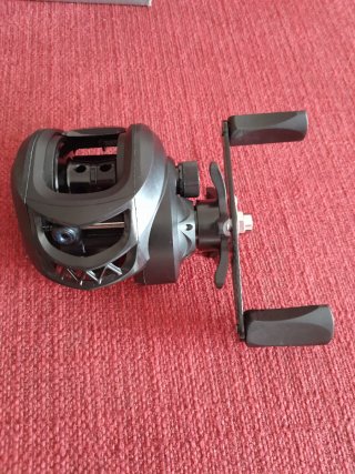 Carrete de pesca.Reel. nuevo