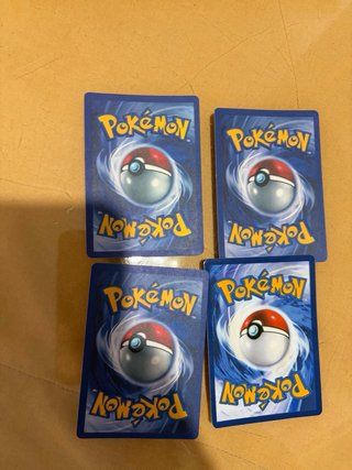 Pack 4 Cartas Pokémon: Mewtwo, Gardevoir, Lucario
