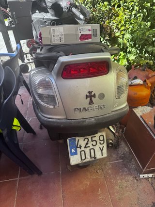Moto Piaggio Scooter Plata