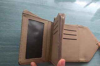 Cartera beige con encaje