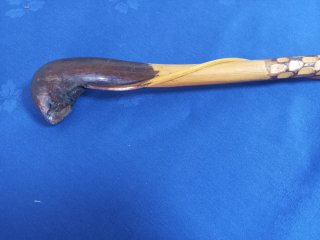 Bastón souvenir Ain Draham tallado
