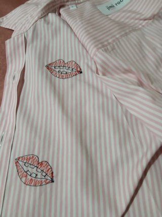 Camicia cotone righe rosa e bianche con baci