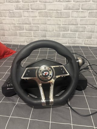 Volante y pedales Fanatec