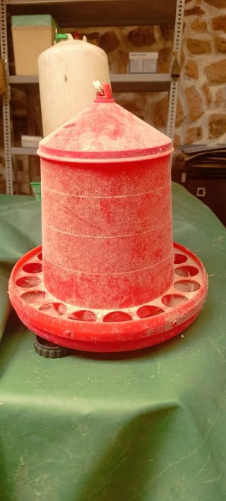 Comederos para animales metálico y rojo
