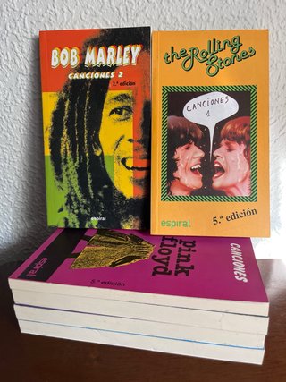 Lote libros música / letras en Inglés y Español