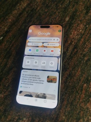 iPhone 16 Pro Max Dorado/Blanco