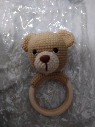 Sonajero crochet oso madera