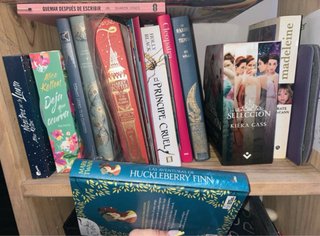 Variedad de libros nuevos