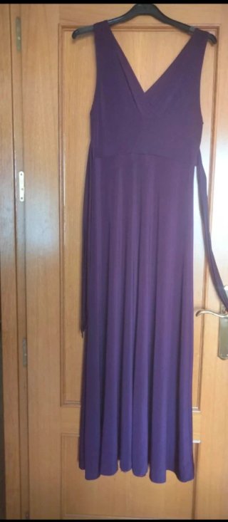 Vestido largo morado fiesta