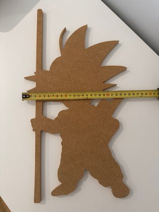 Silueta Goku Madera