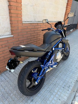 Kawasaki ER-6n Negra y Azul