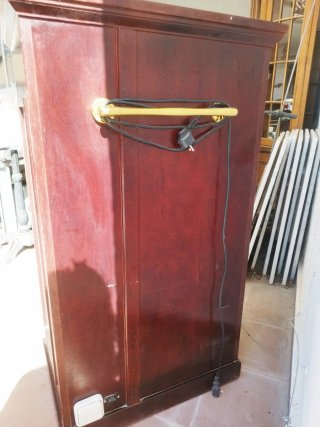 Mueble para puros de madera y cristal