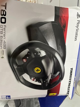 Volante Ferrari PS4/PS5  Como Nuevo
