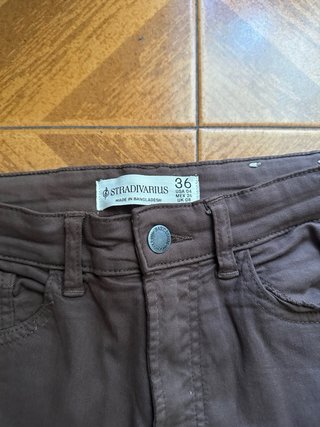 Pantalón Stradivarius Marrón Acampanado