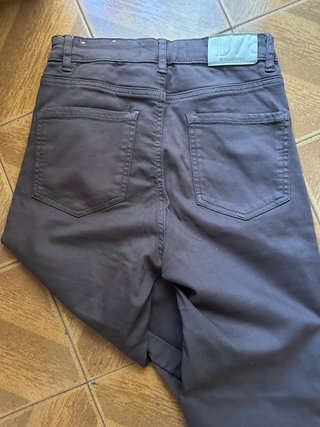 Pantalón Stradivarius Marrón Acampanado