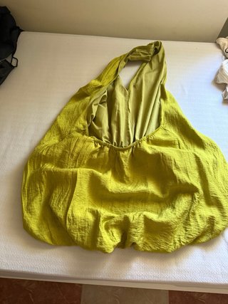 Blusa bombacha verde pistacho escote pico