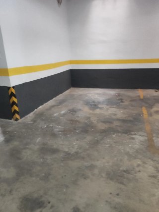Se alquila plaza de garaje en Bernabé cantos 42.