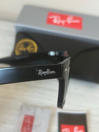 Ray-Ban Wayfarer RB2140 con astuccio