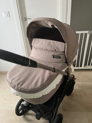 Carrito, silla y capazo con sacos