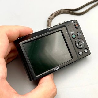 Fotocamera Nikon Coolpix S2700 Nera 16MP - 6x Zoom
