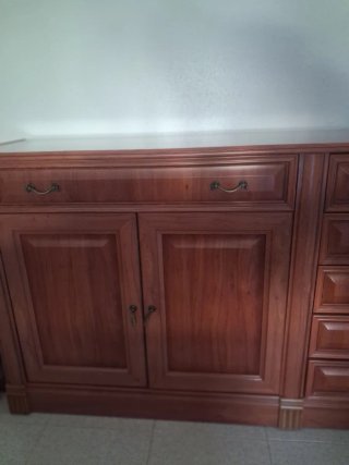 Mueble de comedor clásico de madera