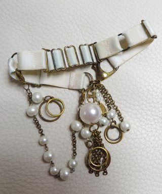 Collar gargantilla elástico metal perla Matorosari