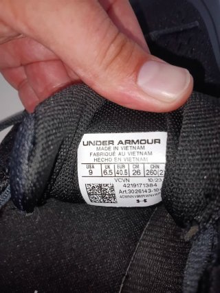Zapatillas Under Armour Negras y Grises