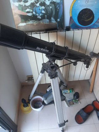 Telescopio Sky-Watcher con lupas y funda