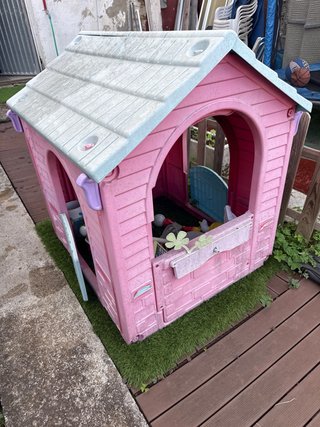 Caseta infantil jardín rosa y azul