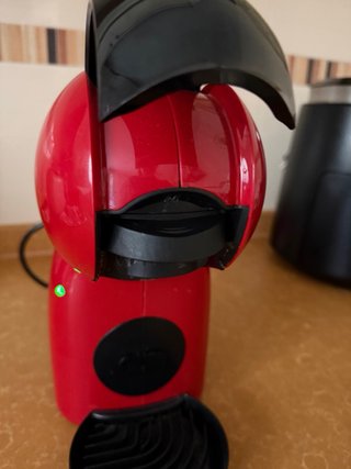 Cafetera Nescafé Dolce Gusto Roja