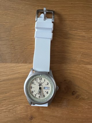 Reloj Seiko 5 Sports Beige/Blanco