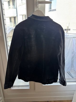Chaqueta vaquera negra Zara